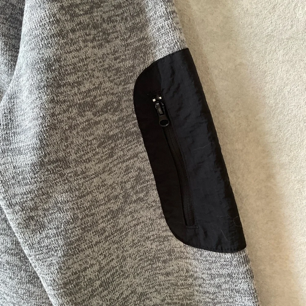 Canyon Creek sweatshirt. 3/4 zip. Gray. size XL - Picture 3 of 9